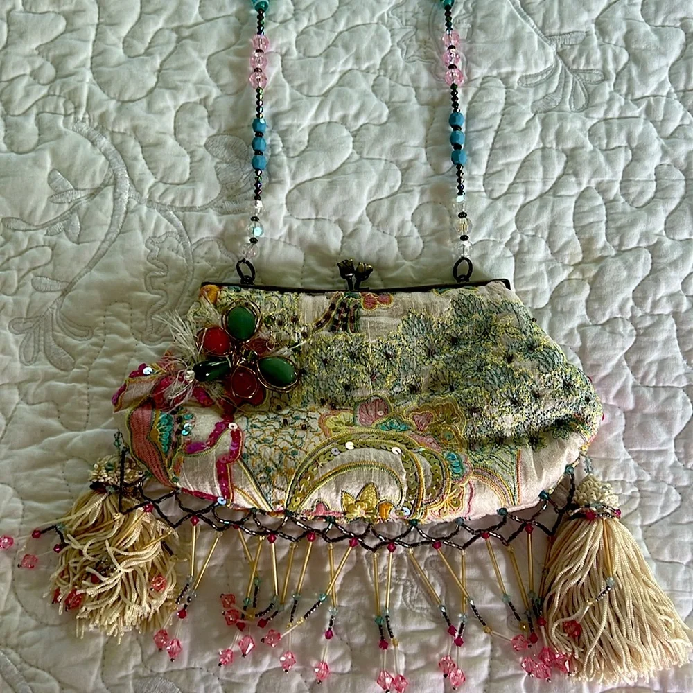 Vintage Mary Frances Designer Hand Stitched Purse. One of a kind. Never used. - Picture 4 of 11